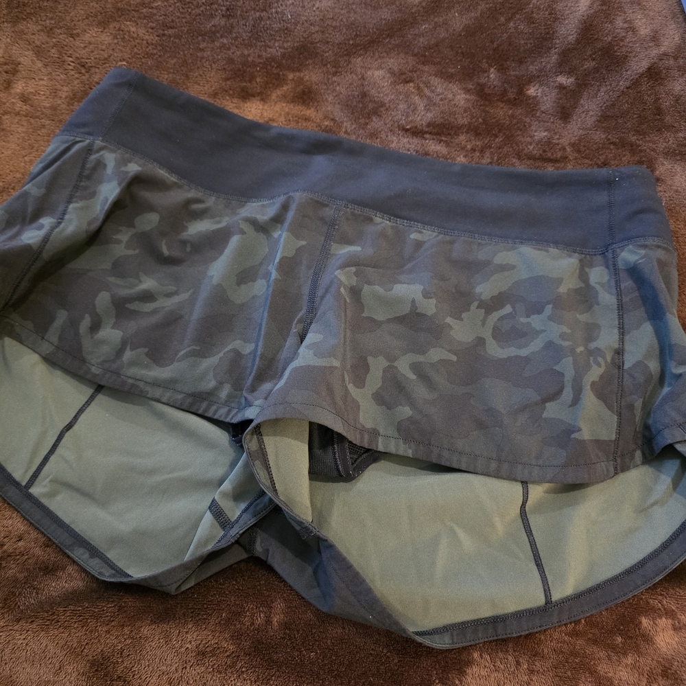Women's Lululemon Camo Speed Shorts - Olive Green